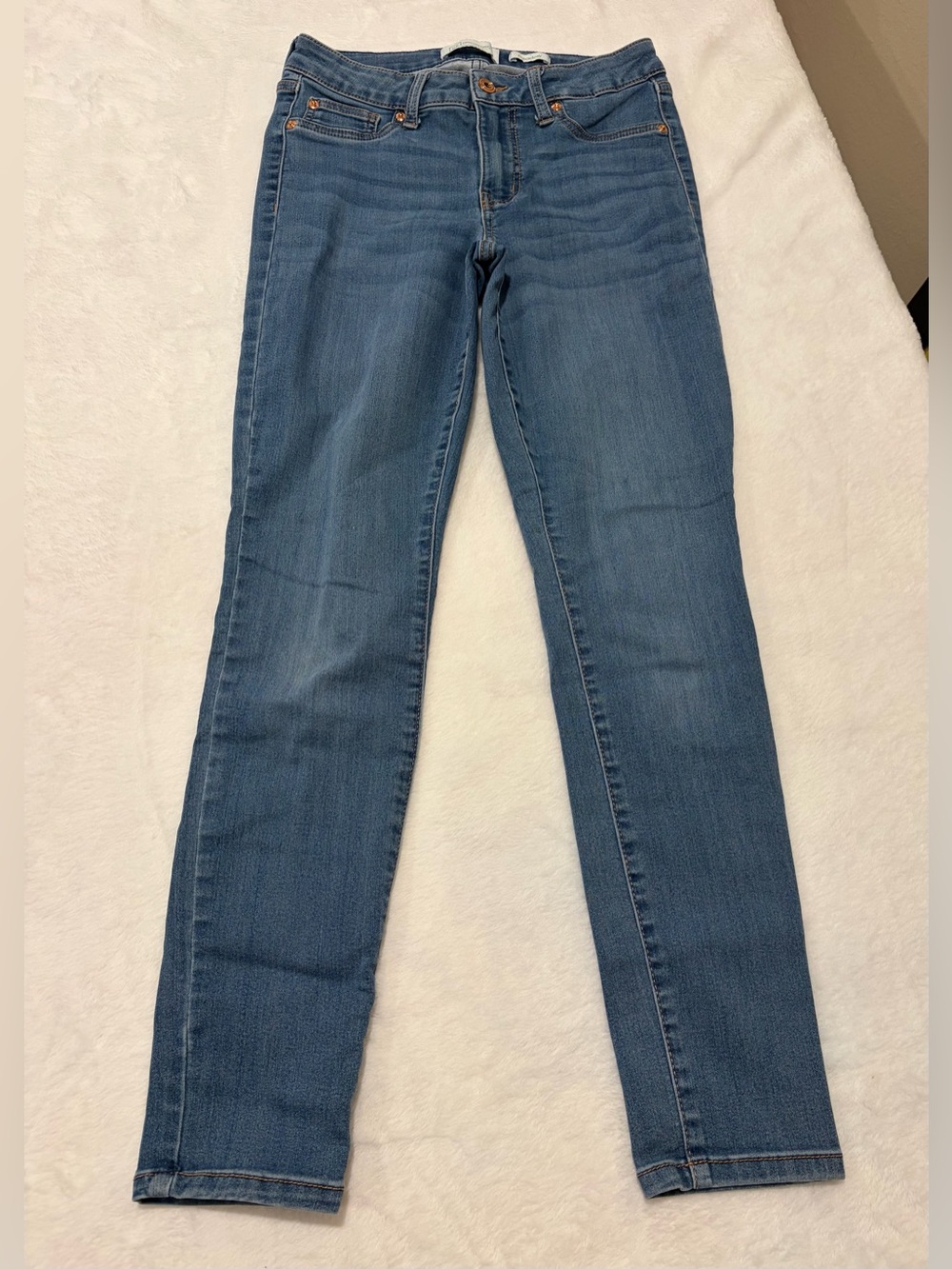RE Generation Celebrity Pink Meadow Skinny Jeans - 7/28 - Medium Wash